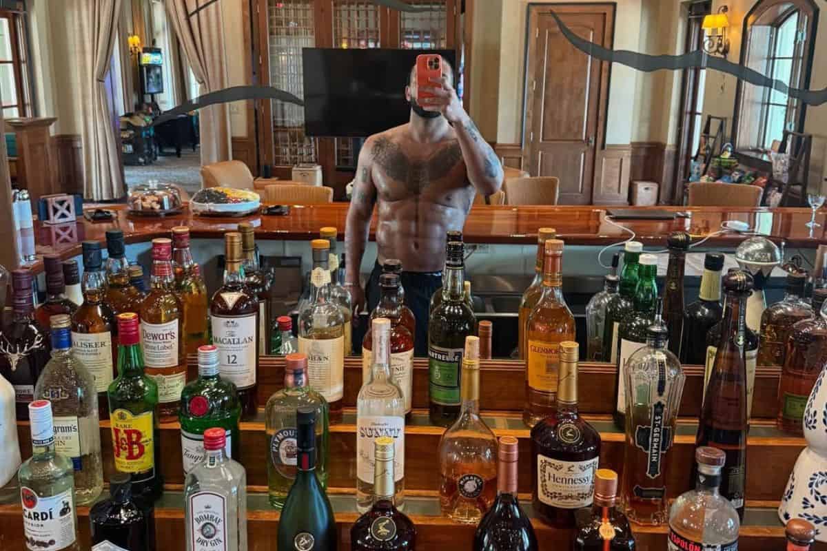 Ab etching: Buying a six-pack, also known as the ‘male BBL’ – South ...