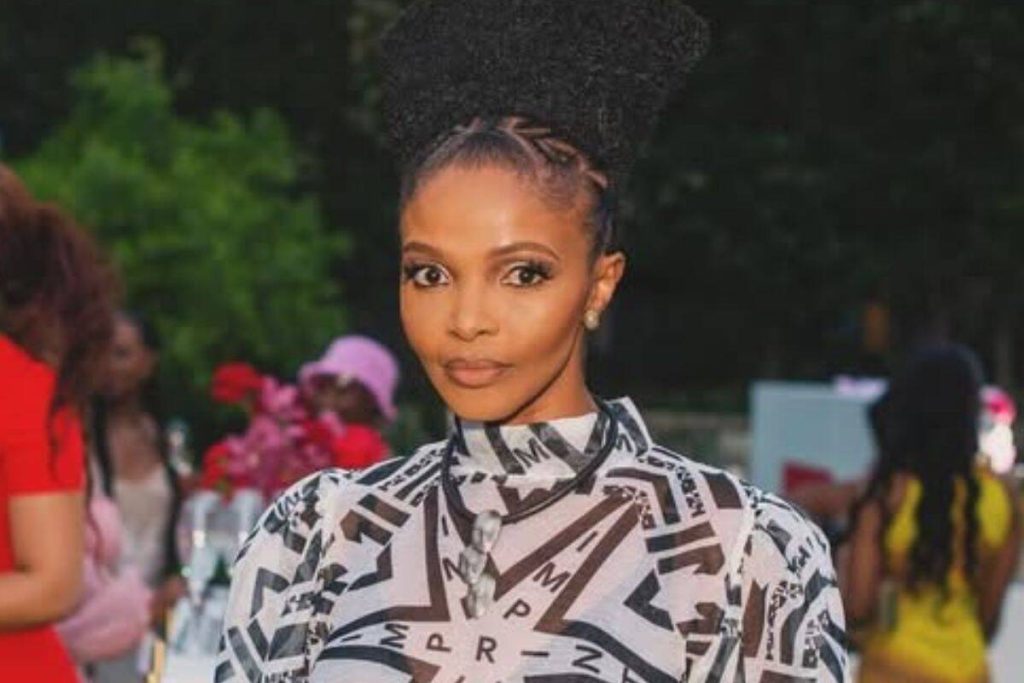 Entangled Simphiwe Simphiwe Dana on people stealing from her - South African Live